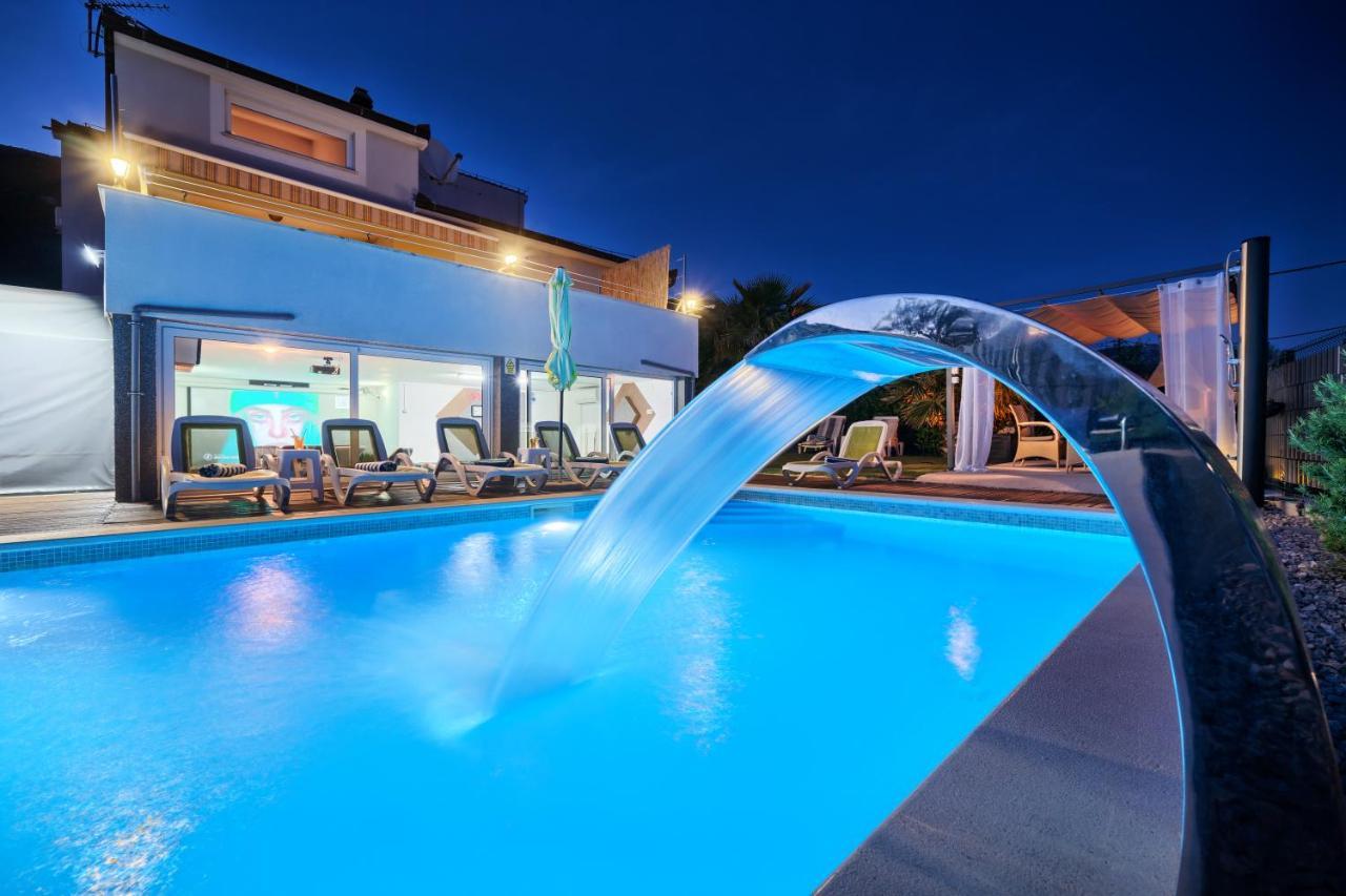Sun Castle Holiday House Babic Kaštel Stari Екстериор снимка