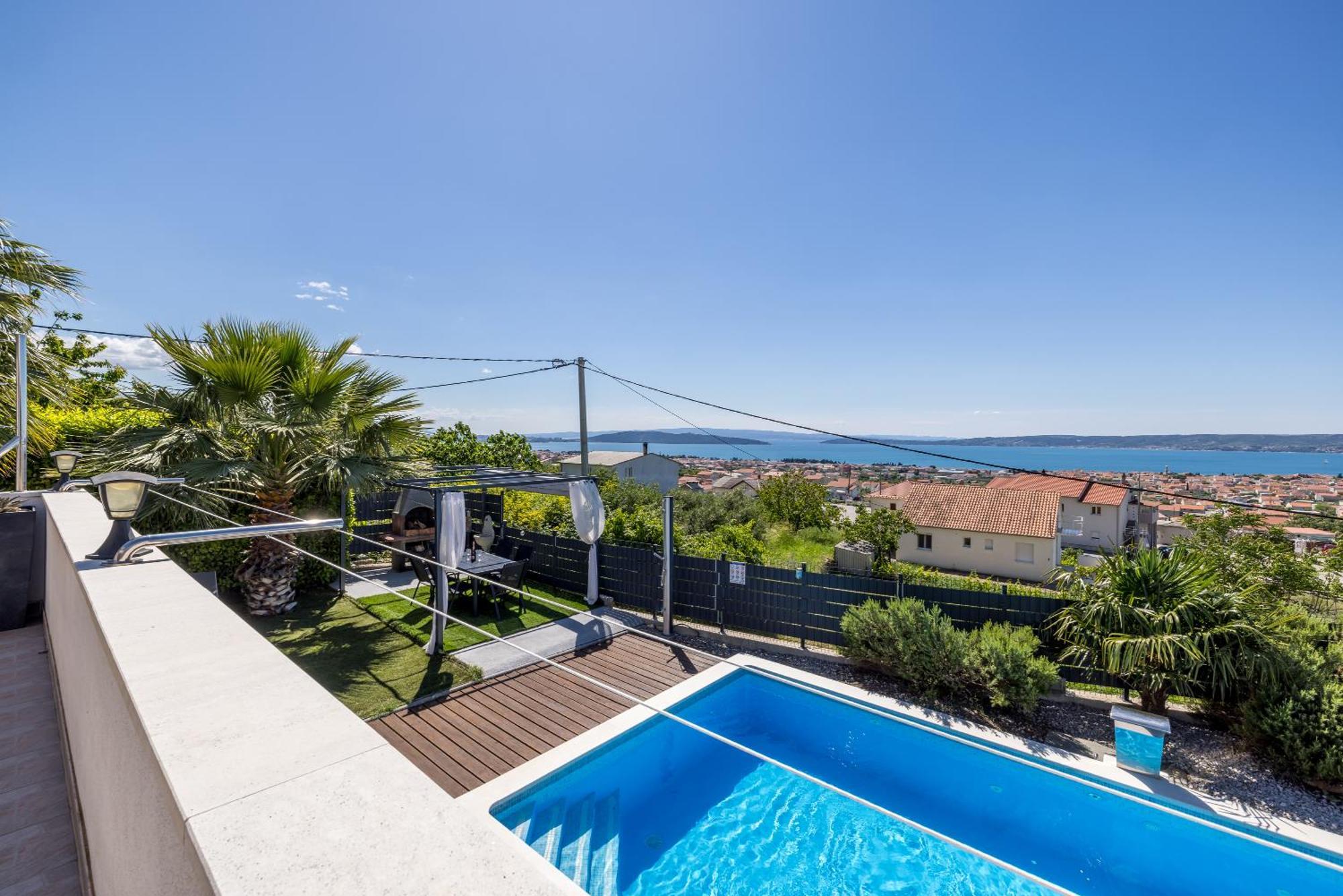 Sun Castle Holiday House Babic Kaštel Stari Екстериор снимка