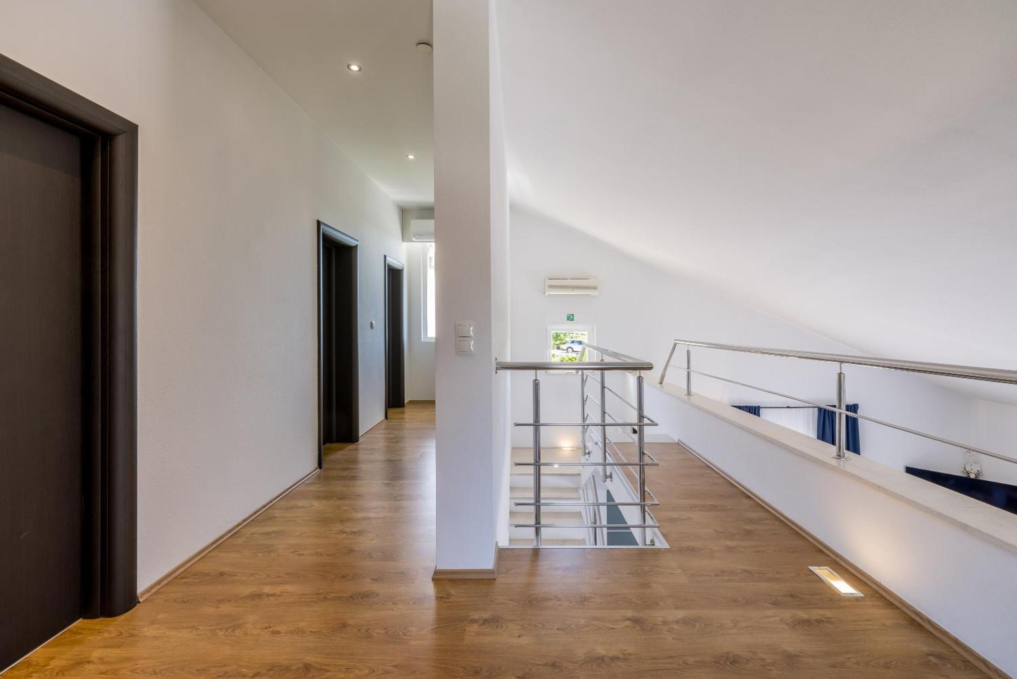 Sun Castle Holiday House Babic Kaštel Stari Екстериор снимка